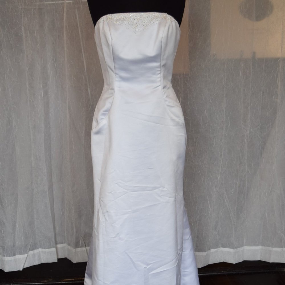 Strapless White Mermaid Style Wedding Gown